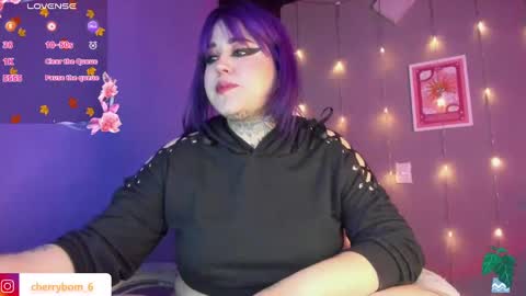 Snapshot of cherrybom_ chatting on January 10, 7:25 am dayis independent model online show from January 10, 7:25 am