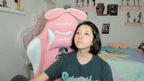 cherrycute666 online show from April 24, 4:48 am