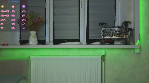 Lysia online show from April 25, 2:14 pm