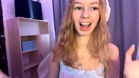 Snapshot of cherryrush951544 chatting on October 17, 11:13 am Evie online show from October 17, 11:13 am