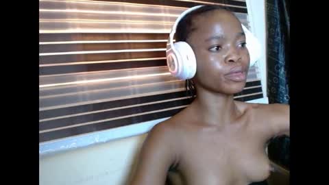 Snapshot of cherryxpussy chatting on February 10, 4:14 pm cherryxpussy online show from February 10, 4:14 pm