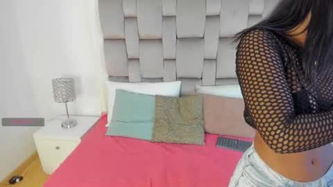 Snapshot of chikibom28 chatting on October 5, 7:52 pm Chiki online show from October 5, 7:52 pm