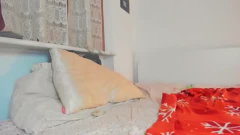 yoursensualparadise online show from September 19, 1:48 am