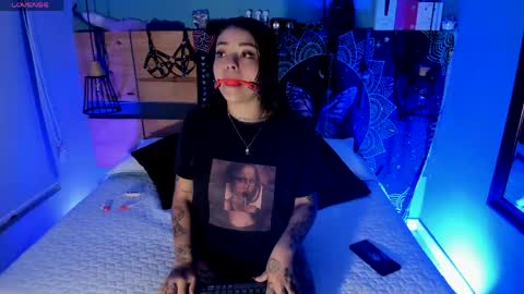 Chloeallennn  online show from April 28, 3:27 pm