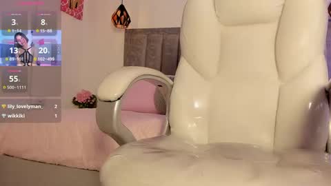 Snapshot of chloe5__ chatting on October 7, 9:19 pm C H L O E online show from October 7, 9:19 pm