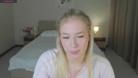 Chloe online show from January 12, 4:07 am