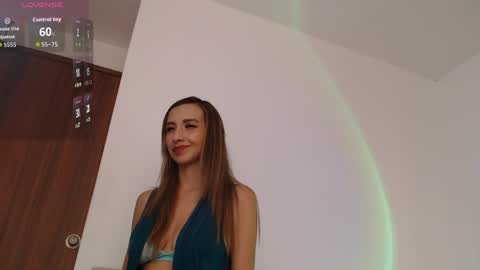 Chloe Bitelly online show from April 23, 7:27 pm