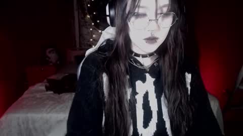 Snapshot of chloe_crystall_killer chatting on October 9, 12:09 pm chloe_crystall_killer online show from October 9, 12:09 pm