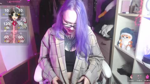 Snapshot of chloe_crystall_killer chatting on December 16, 7:15 am chloe_crystall_killer online show from December 16, 7:15 am