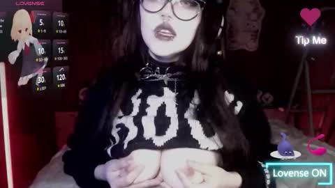 Snapshot of chloe_crystall_killer chatting on September 14, 10:51 pm chloe_crystall_killer online show from September 14, 10:51 pm