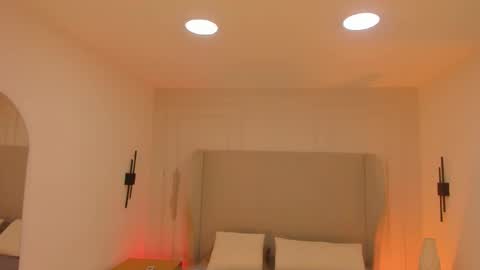 Chloe online show from December 21, 2:43 pm