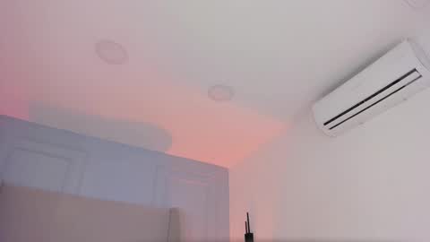 Chloe online show from March 9, 1:25 pm