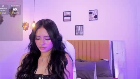 Chloe online show from April 24, 4:10 pm