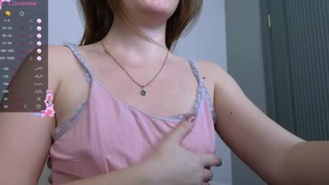 Snapshot of chloe_jeense chatting on February 1, 9:29 pm Chloe online show from February 1, 9:29 pm