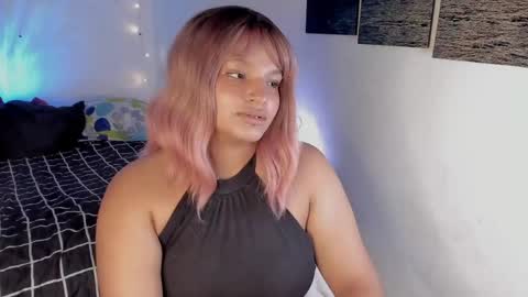 chloe_kisses online show from April 24, 12:30 pm