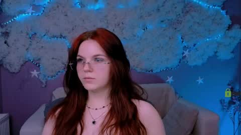 chloe_ley online show from April 22, 9:39 am