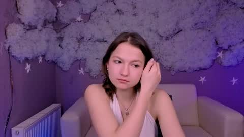 chloe_ley online show from April 28, 2:38 am