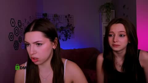 chloe_ley online show from April 24, 9:34 am