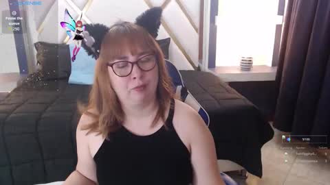 chloe_prg online show from December 3, 1:57 pm