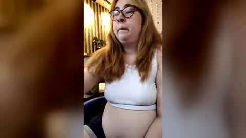 chloe_prg online show from June 12, 2:30 am
