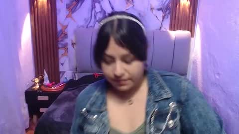 chloe_smith5 online show from December 4, 6:52 pm