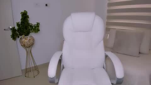 My Sweet Chloe online show from March 12, 4:20 pm