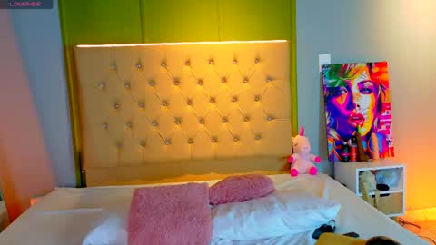chloe_sterling online show from May 5, 8:12 pm