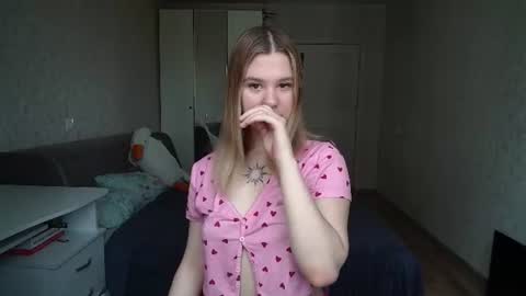 Chloe online show from July 2, 5:02 am