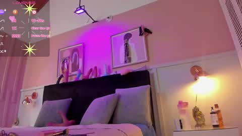 Snapshot of chloe_watson_ chatting on October 11, 8:11 pm online show from October 11, 8:11 pm
