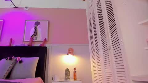 Snapshot of chloe_watson_ chatting on October 15, 8:44 pm online show from October 15, 8:44 pm