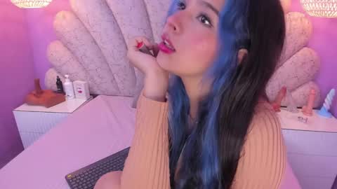 Snapshot of chloe_watson_ chatting on February 8, 7:49 pm online show from February 8, 7:49 pm