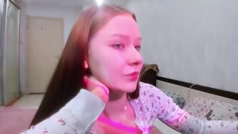 chloe wifey online show from November 15, 1:12 pm