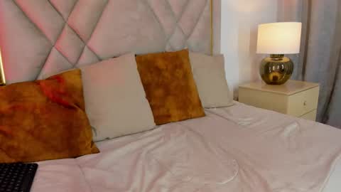 chloe_wilson7 online show from February 12, 2:02 am