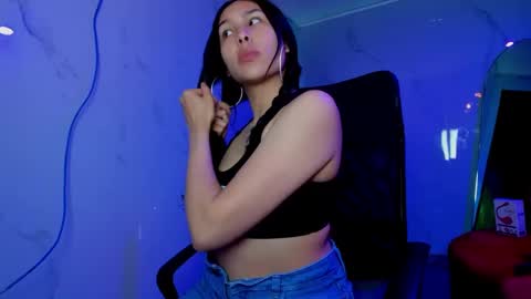 Snapshot of chloee_thompson chatting on September 9, 1:49 am ChloeeThompson online show from September 9, 1:49 am