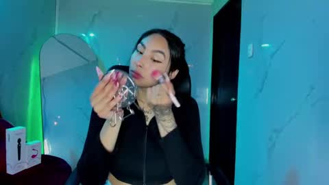 Snapshot of chloee_thompson chatting on September 25, 3:49 am ChloeeThompson online show from September 25, 3:49 am