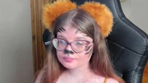 ChloeHalses online show from February 10, 6:44 pm