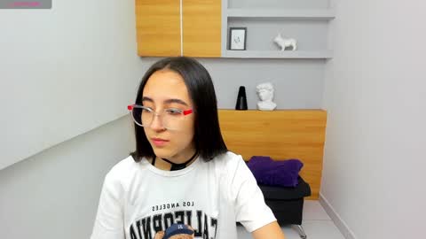 chloehil2 online show from January 14, 8:59 pm