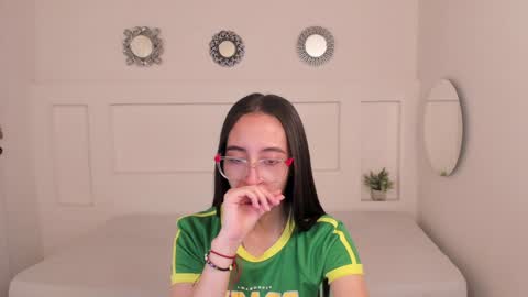 chloehil2 online show from January 28, 8:15 pm