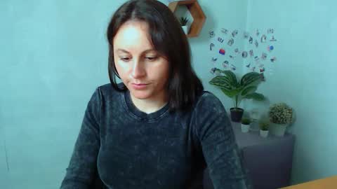 Chloe online show from October 6, 2:23 pm