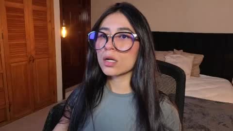 ChloeTurner  online show from April 27, 12:35 pm