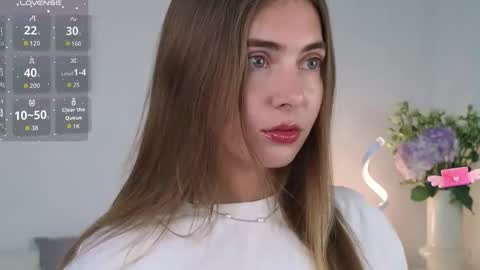 Snapshot of chloi_hes chatting on October 9, 11:14 am chloi_hes online show from October 9, 11:14 am