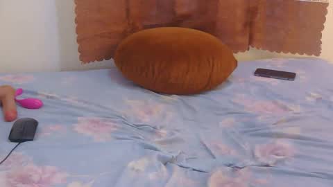 chocolate_candiee online show from April 22, 2:52 am