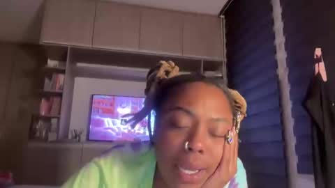 ChocolateCakeQueen online show from October 26, 2:40 am