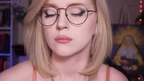 chriss_foxx online show from April 26, 3:43 pm