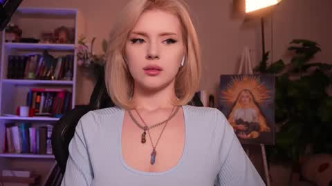 chriss_foxx online show from April 23, 3:36 pm