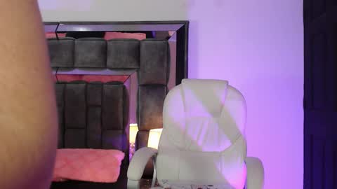 Snapshot of christaly_1 chatting on September 30, 5:57 am Christal online show from September 30, 5:57 am