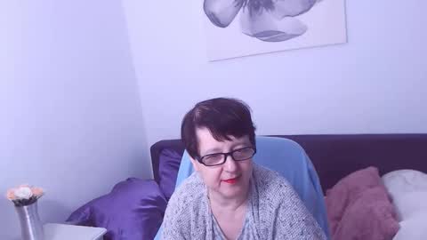 Christa online show from November 19, 10:32 pm