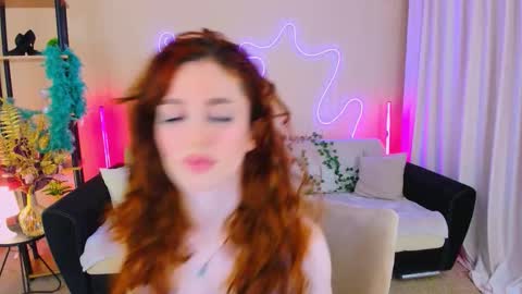 christinaconteeree online show from November 18, 7:15 pm