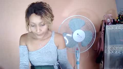 Snapshot of christine213 chatting on March 8, 9:24 am christine213 online show from March 8, 9:24 am