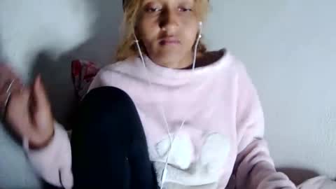 Snapshot of christine213 chatting on January 14, 4:50 pm christine213 online show from January 14, 4:50 pm